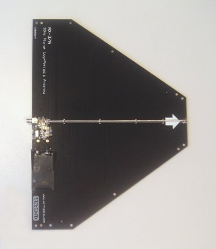 AX-37A Logarithmisch-periodische Planar-Antenne